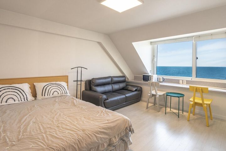 Room 43 of 69