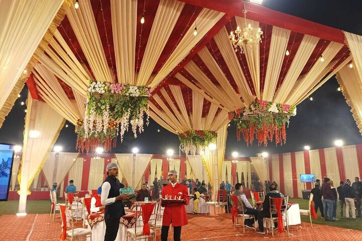 Ballroom/Hall 43 of 58
