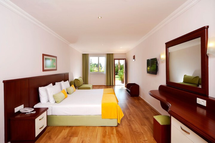 Room 13 of 108