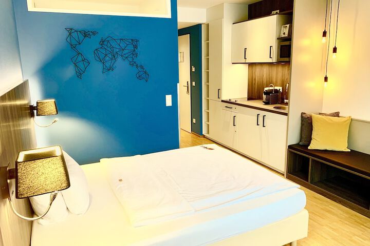 Room 30 of 182