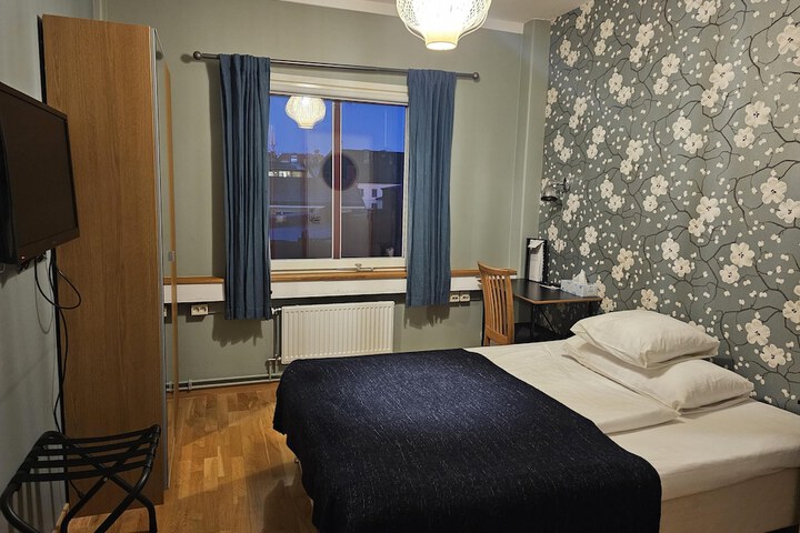 Room 47 of 82