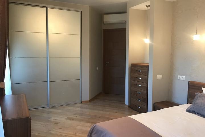 Room 25 of 140