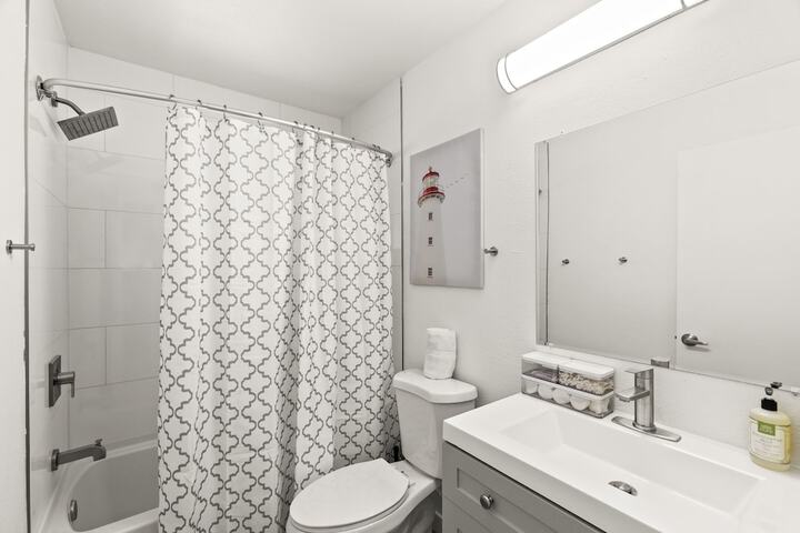 Room 7 of 16