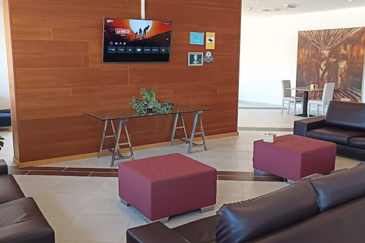 Entrance & Lobby