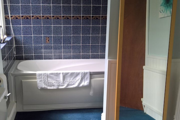 Room 16 of 32