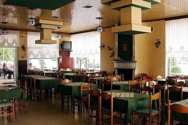 Dining 2 of 2