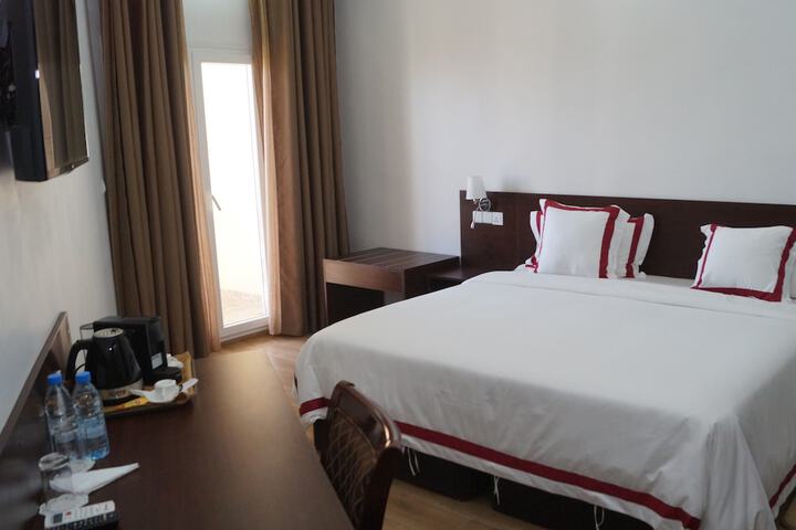 Room 4 of 53
