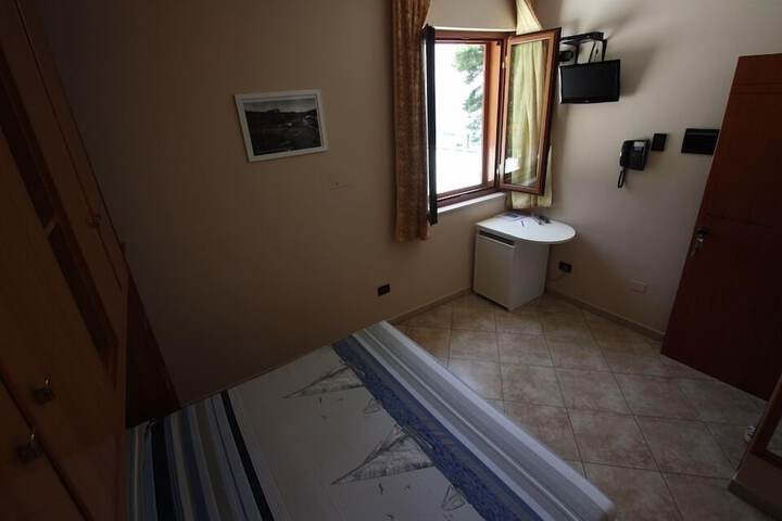 Room 21 of 39