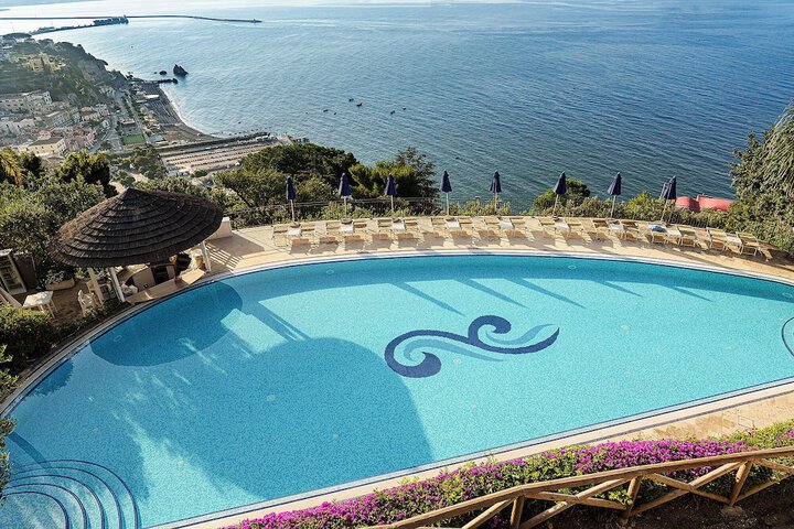 Pool 53 of 132