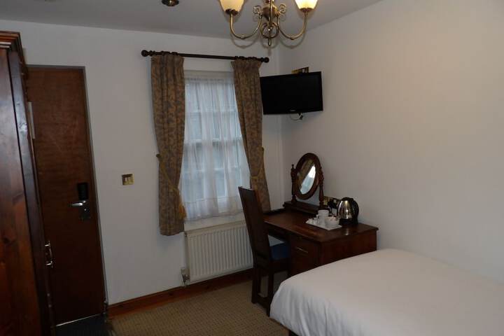 Room 10 of 86