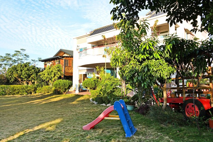 Children's play area - outdoor