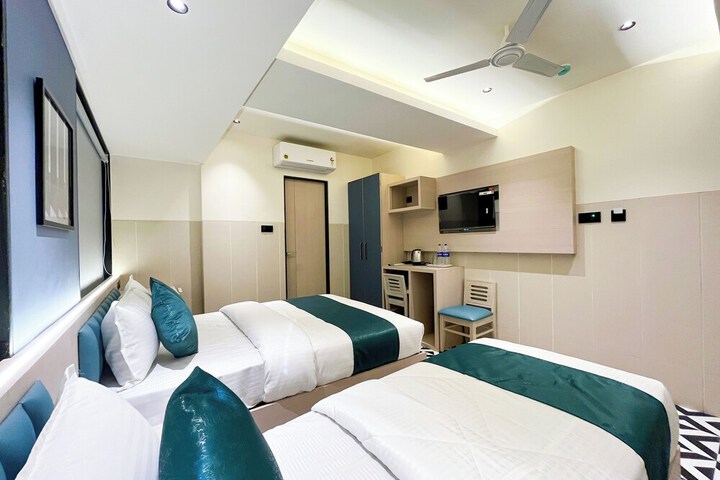 Room 32 of 48