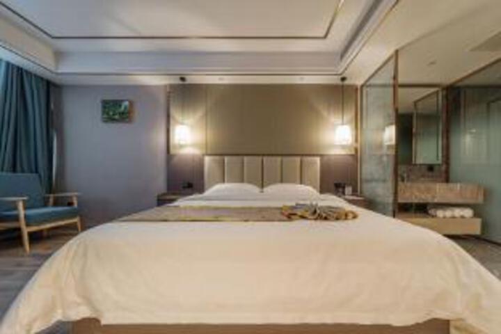 Room 10 of 10