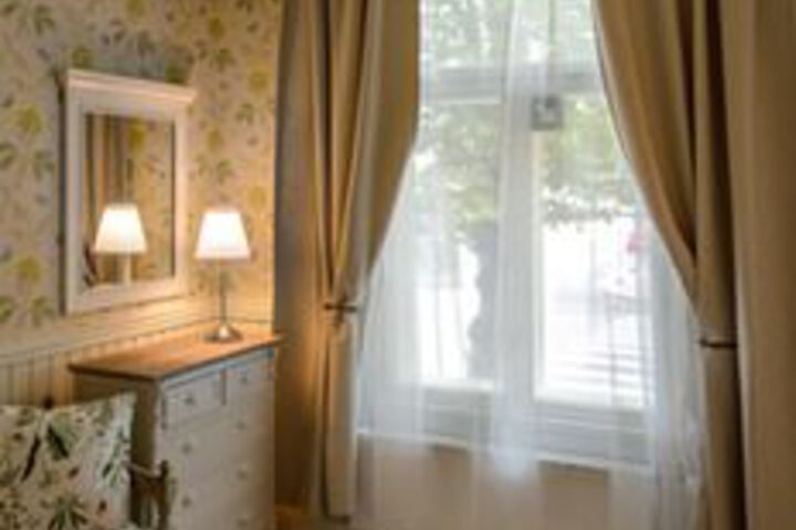 Room 51 of 75