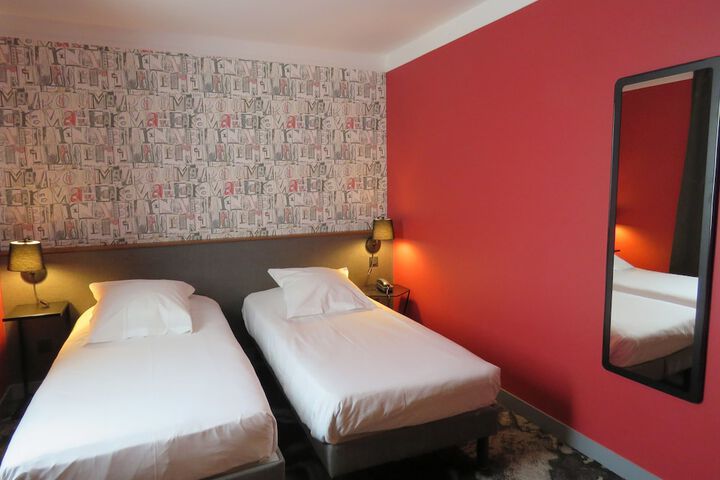 Room 4 of 36