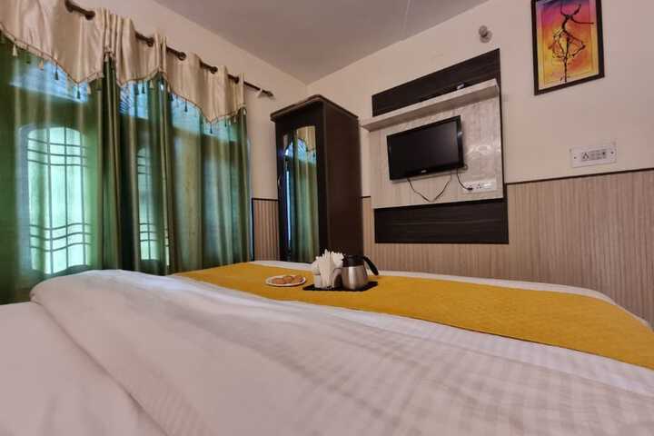 Room 7 of 19