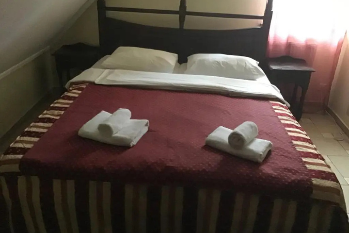 Room 2 of 21