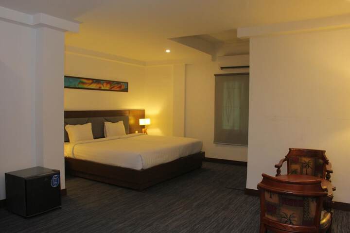 Room 21 of 38