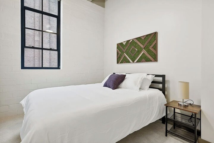 Room 41 of 237