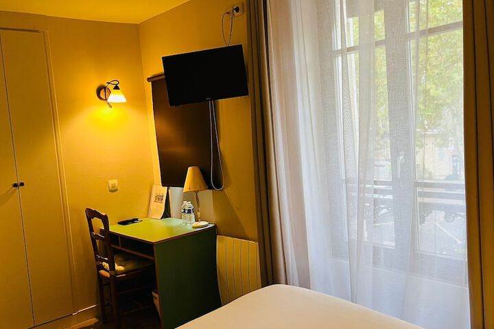 Room 25 of 39