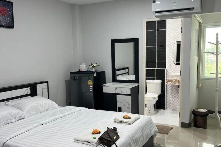 Room 8 of 50