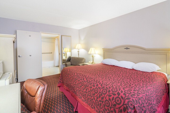 Room 15 of 46