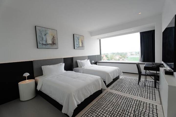 Room 25 of 100