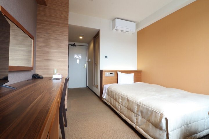 Room 17 of 51