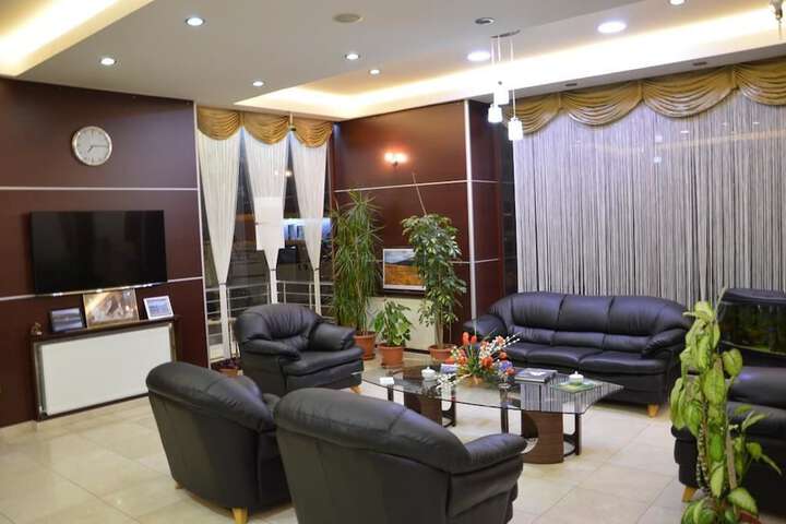 Entrance & Lobby