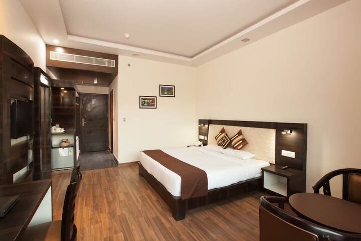 Room 8 of 338