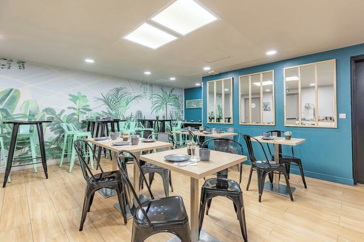 Breakfast area