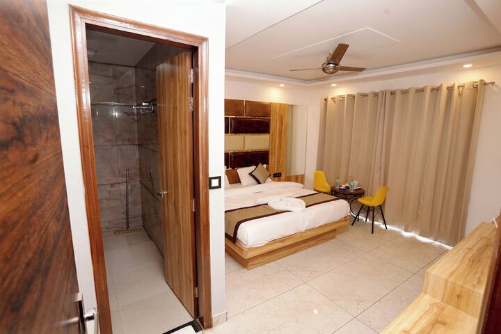 Room 5 of 21