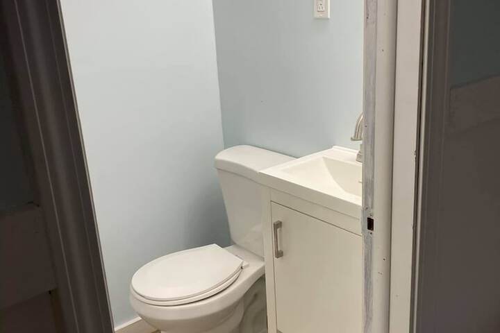 Room 7 of 9