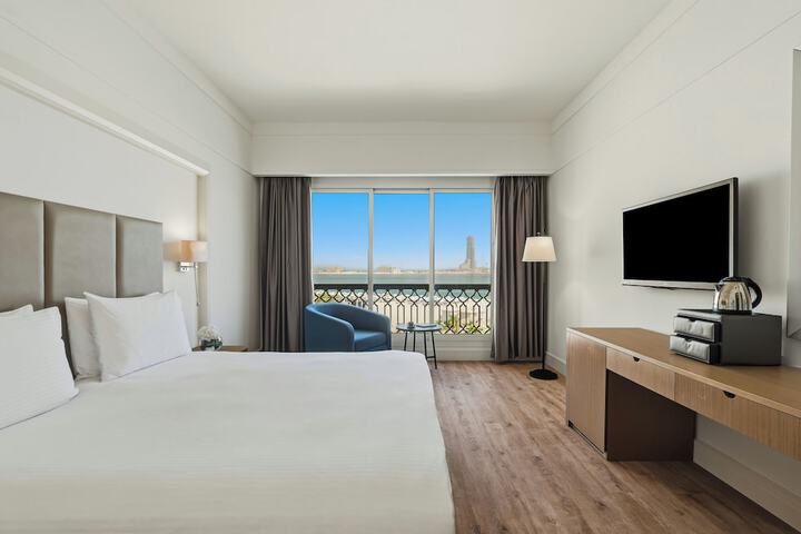 Room 32 of 335