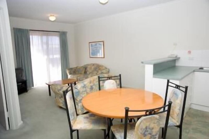 Room 8 of 15