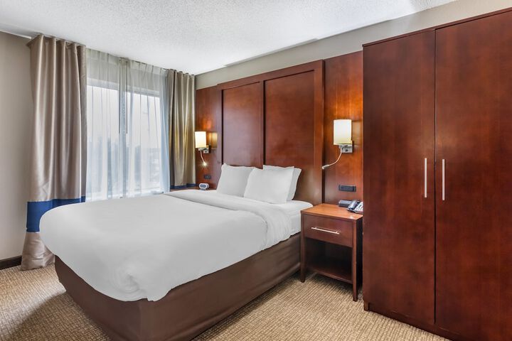 Room 32 of 51