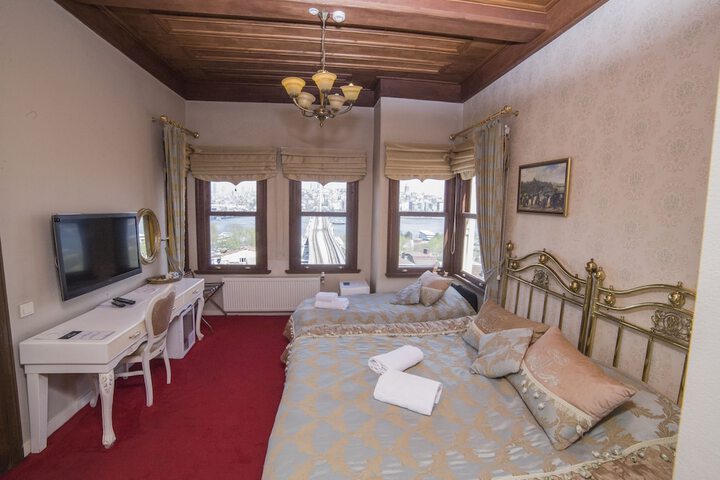 Room 28 of 89