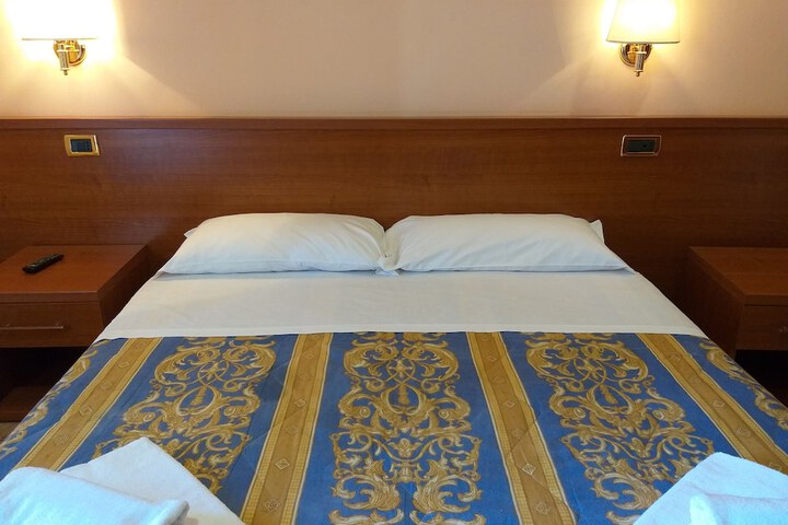 Room 54 of 73