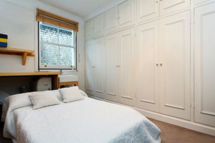 Room 13 of 27
