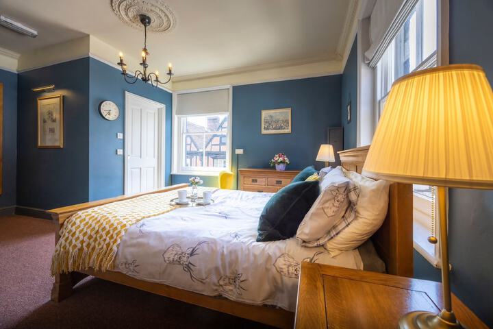 Room 10 of 51