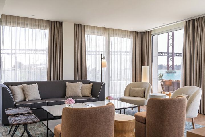 Room 42 of 140