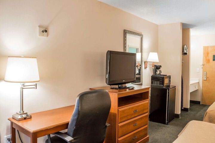 Room 13 of 65