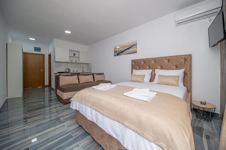 Room 8 of 21