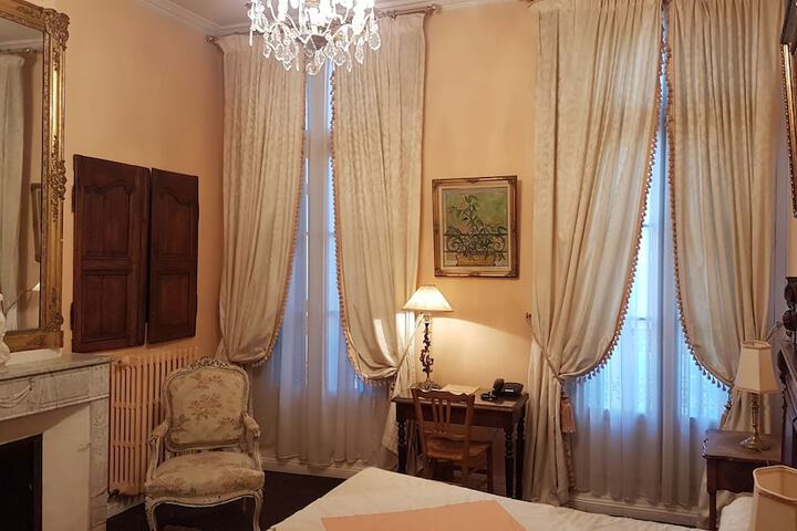 Room amenity