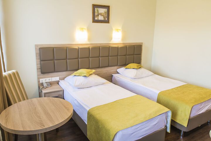 Room 7 of 118