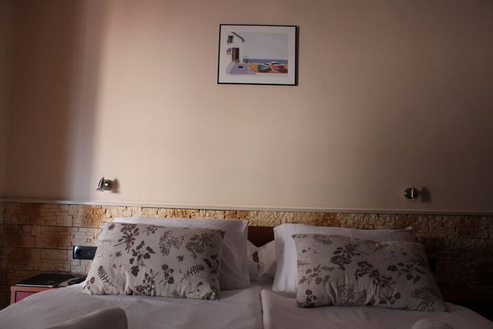 Room 29 of 74