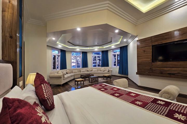 Room 33 of 165