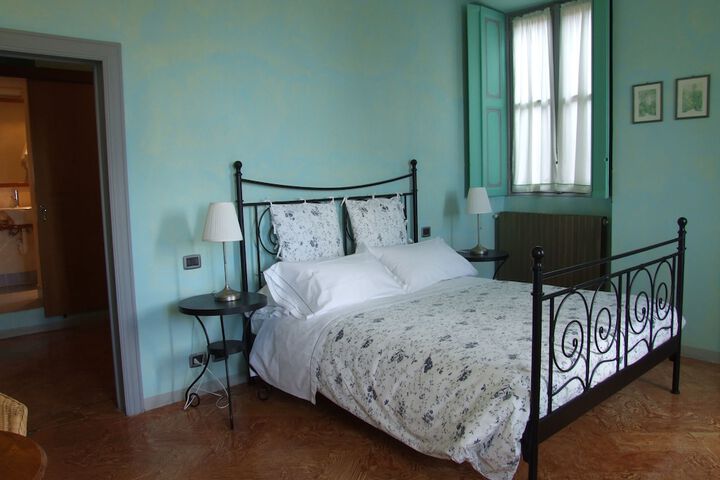 Room 3 of 15
