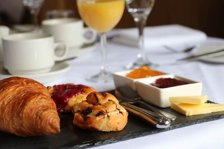 Breakfast/Coffee Service 85 of 99