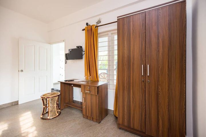 Room 10 of 19
